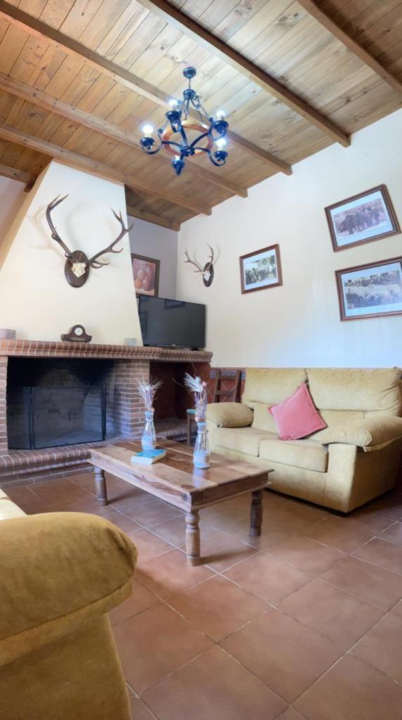 Casa Rural La Dehesilla Cazalla de la Sierra Luaran gambar